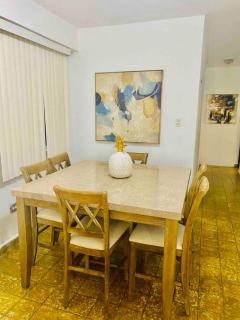 Big Place 2 BR 3 Beds, WF, tv, balcony & Parking - San Juan - 0