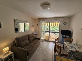 Studio Cozy à 3 min de la Plage avec Parking et Balcon - FR-1-550-74 - 7