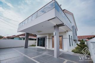 Ipoh Garden Luxury House By Verve (14pax) - 1