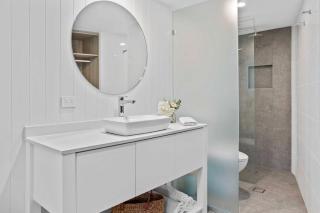 Sun-kissed Serenity: Mediterranean in Burleigh - Gold Coast - 7