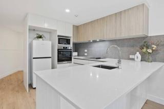 Sun-kissed Serenity: Mediterranean in Burleigh - Gold Coast - 5