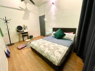 Entire Cozy Home 16 • 3 bedroom @ Alma Bukit Mertajam - Bukit Mertajam - 8