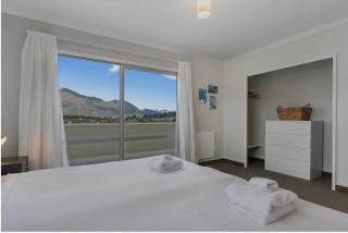 Allenby Mt Iron Edge 2 Bedroom Upstairs - 5