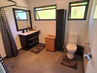 Hilltop Blue Sky House - Porirua - 1