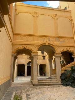 Palazzo Ferro Boutique Apartment - Trapani - 4