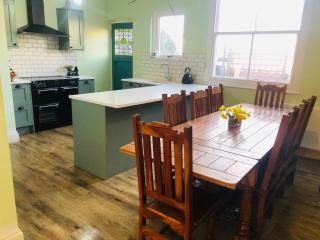 Llangollen Townhouse 4 bedroom - 2