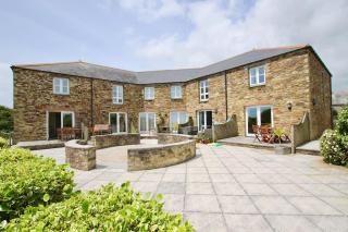 Two Bedroomed Holiday Cottage with Sea Views - 9