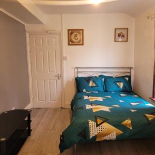 Greenwich City - 1 Bed Apartment - 6