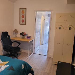 Greenwich City - 1 Bed Apartment - 0