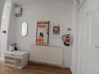 Kensington Studio Gem - London - 3