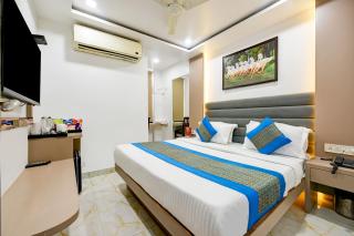 Hotel Bhartiya-New Delhi Railway Station-2 minutes walk - 6