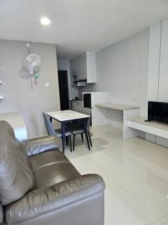 Formosa Residence Apartement Nagoya Batam Pool view Free Netflix - Jodoh - 6