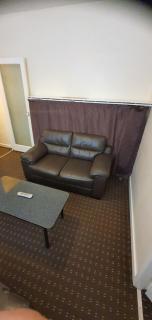 Ascot Apartments - Families & Couples - 5