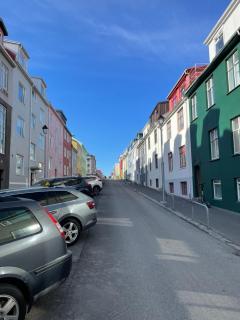Cozy Home in Downtown Reykjavik - 9