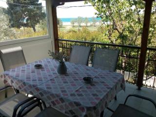 "2steps from the BEACH" - Nea Irakleia - 0