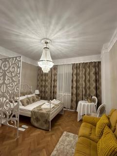 UNIVERSITATE-ELEGANT-Champagne gift - Bucarest - 2