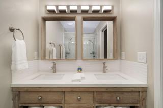 Lux Townhouse, Walk to All, Sleeps 6 Adults - Louisville - 4
