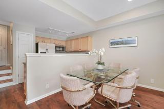 Lux Townhouse, Walk to All, Sleeps 6 Adults - Louisville - 8