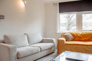 Modern Bright Central Spacious Flat - 5