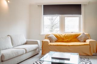 Modern Bright Central Spacious Flat - 4