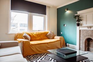 Modern Bright Central Spacious Flat - 0