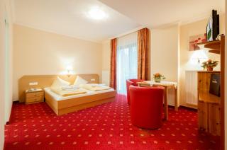 Hotel Landhof Simeter GMBH - 8