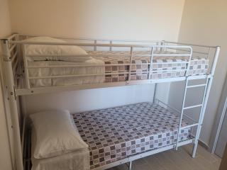FREE HOUSE - 3