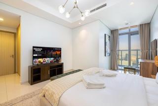 2BR High Floor Infinity Pool w/ Burj Khalifa view - Dubai - 3