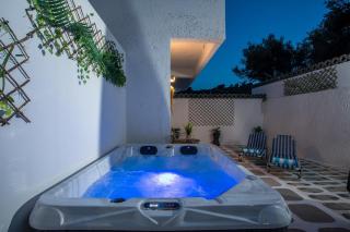 CASA MIKELE by Sarikas - SEA SIDE SUITES and STUDIOS -adults only - 2
