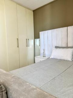 CBD Studio Apartment - 8