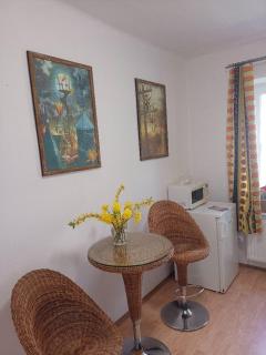 Lovely room and free parking - 3