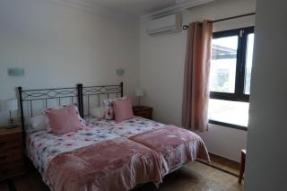 Endearing Lanzarote Villa Villa Dorada 3 Bedrooms Private Pool & Sun Terrace & Hot Tub Playa Blanca - 2