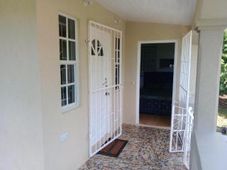 Impeccable 2-Bed House in St Patrick's - Celeste - 4