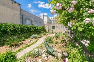 Apartments with WiFi Makarska - 23010 - 0