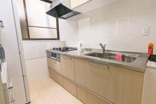 JR西九条徒歩4分！最大12名宿泊可能！貸切一軒家！USJ、梅田アクセス良好！１F広々リビングあり！ - 3