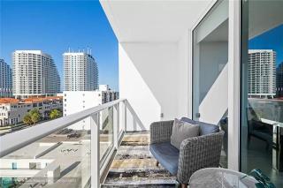 The Glamour of Upscale Downtown Ft. Lauderdale - Fort Lauderdale - 1