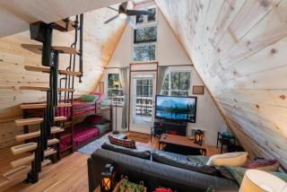 A-Frame Cabin - Mountain Views, Deck, Pet Friendly - 9