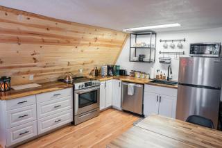 A-Frame Cabin - Mountain Views, Deck, Pet Friendly - Idaho Springs - 2