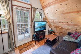A-Frame Cabin - Mountain Views, Deck, Pet Friendly - Idaho Springs - 4