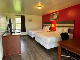 Thruway Holiday Motel - 5