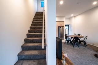 Stunning 3 Bedrooms Sleeps 6 in CBD - Christchurch - 5