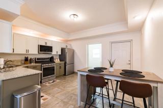 Luxury 2BD 2BTH Condo 5 - 8