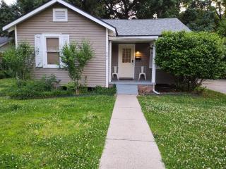 Cajun Stays-Cajun Home II- Entire House - 7