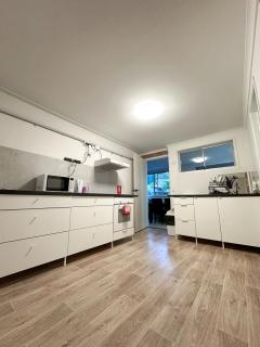 Sunshine Rooms - Maroochydore - 4