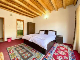 Sumrolee Guest House - Leh - 9