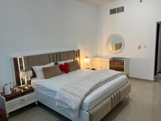 Ft 22 R1 Luxury Room attach bath Seaview Beach access Ajman غرفة فاخرة مع إطلالة على البحر وإمكانية الوصول إلى الشاطئ - 8