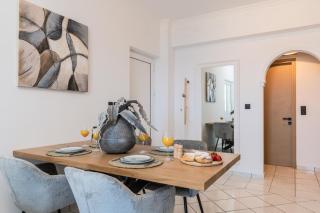 Swan Apartment 3 - 1