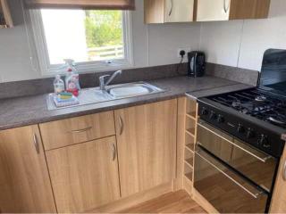 3 bedroom Caravan pets free linen included - 3