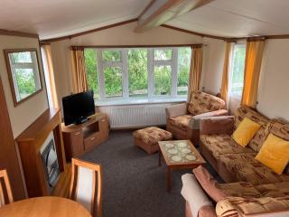 Caravan - Sleeps 6 - Pets Ok - Parking - 4