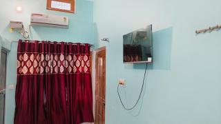 Shyam Homestay Front Room With Private Bathroom - 7